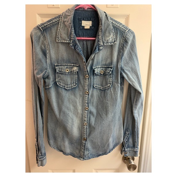Forever 21 chambray button down. Size Small - Picture 1 of 3